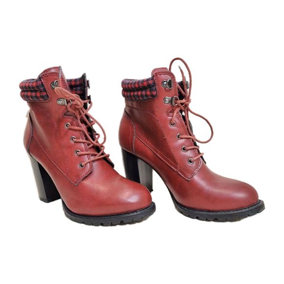 Momo Chelsea Boots Red With Plaid Block Heel Women's Size 10M - Picture 1 of 11